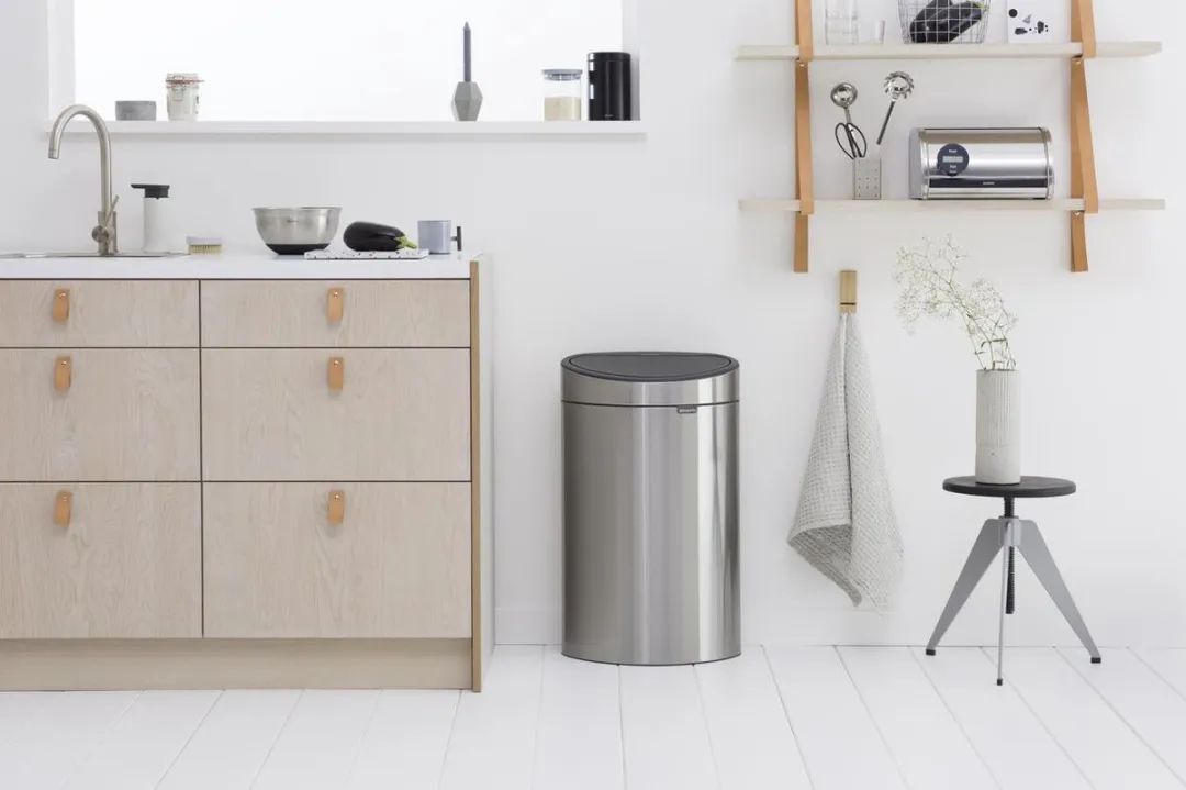 Brabantia Touch Bin Prullenbak 40L - Matt Steel Fingerprint Proof