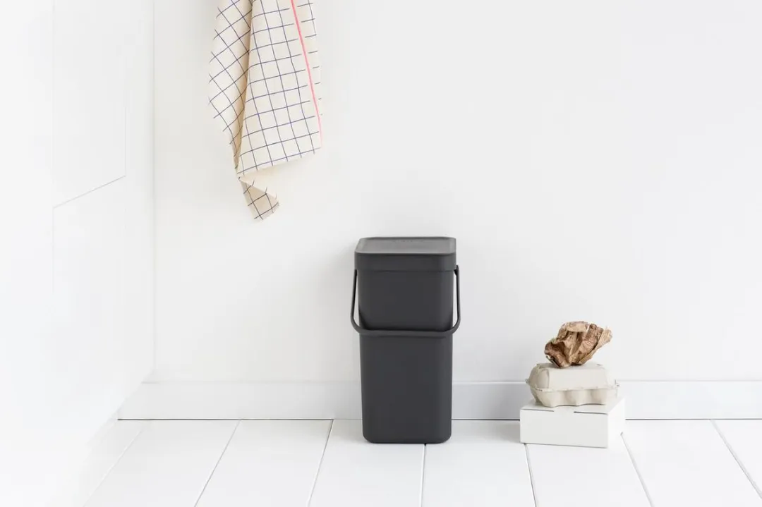 Brabantia Sort & Go Prullenbak 12L - Dark Grey - afbeelding 6 van 6