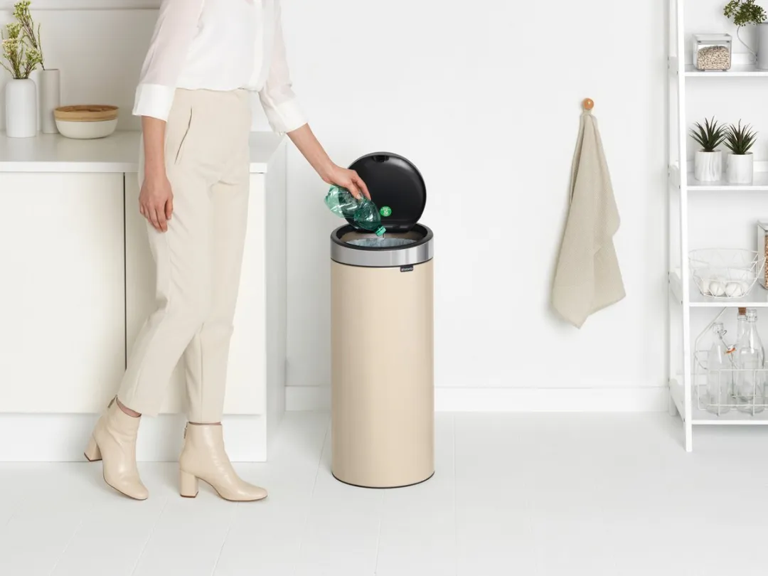 Brabantia Touch Bin Prullenbak 30L - Soft Beige/Matt Steel
