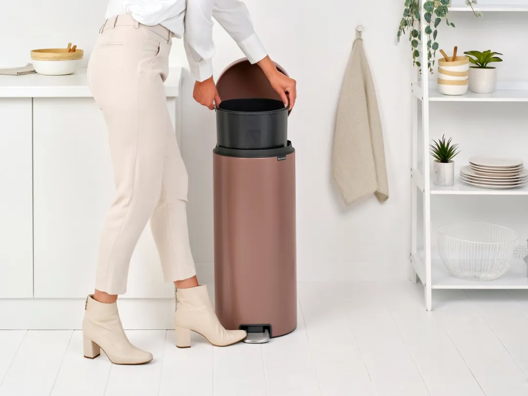 Brabantia NewIcon Prullenbak 30L - Satin Taupe - afbeelding 5 van 6