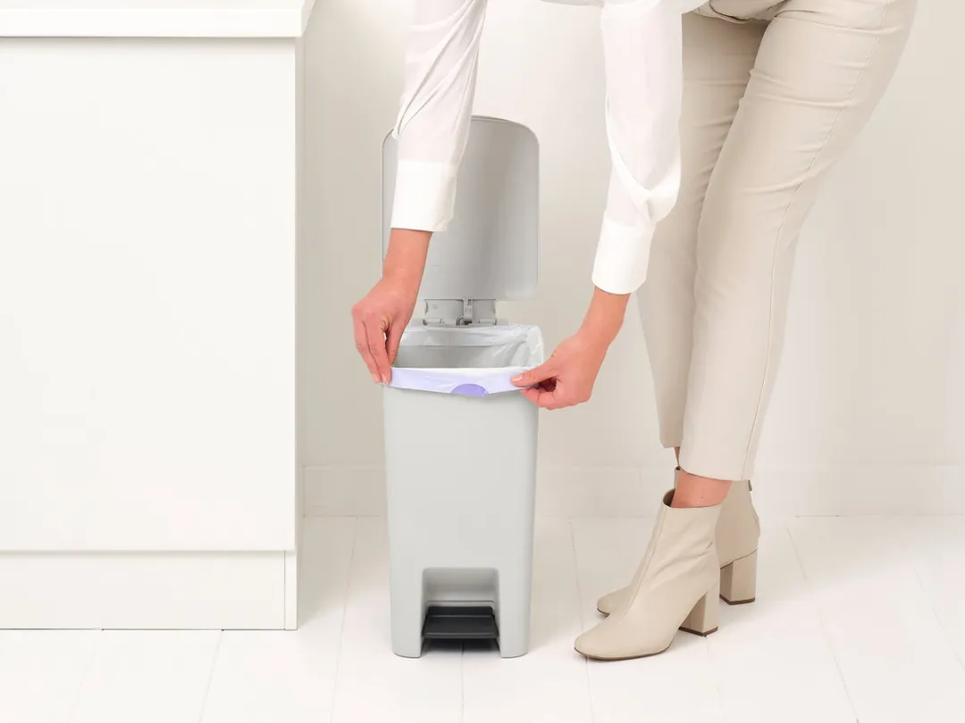 Brabantia StepUp Pedaalemmer 16L - Light Grey