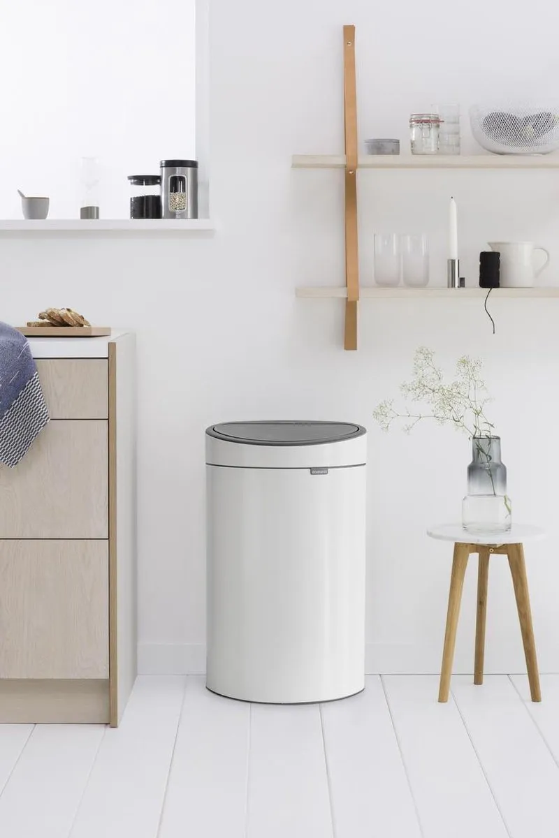 Brabantia Touch Bin Prullenbak 40L - Wit