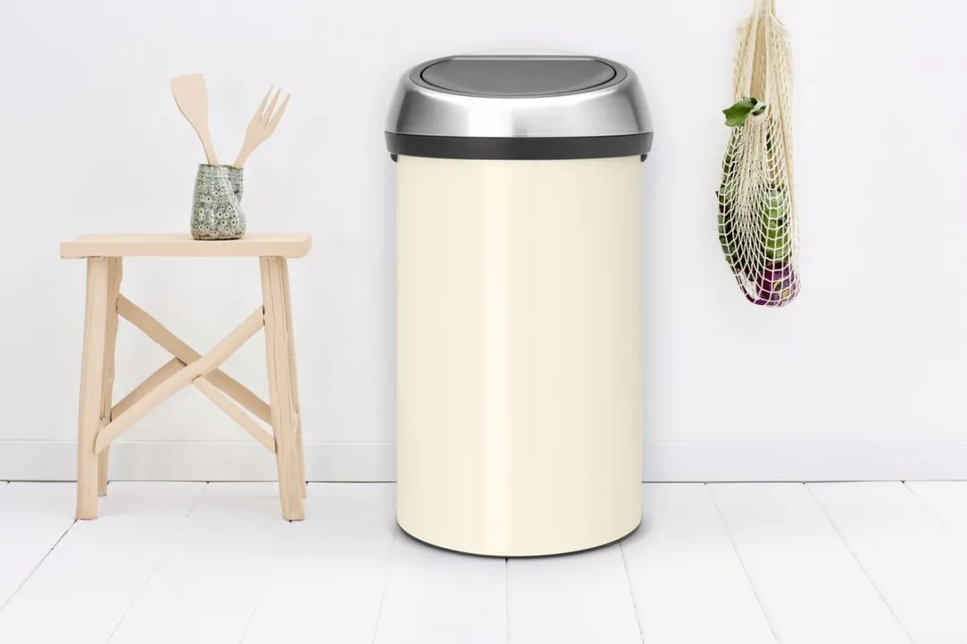 Brabantia Touch Bin Prullenbak 60L - Pearl White/Matt Steel