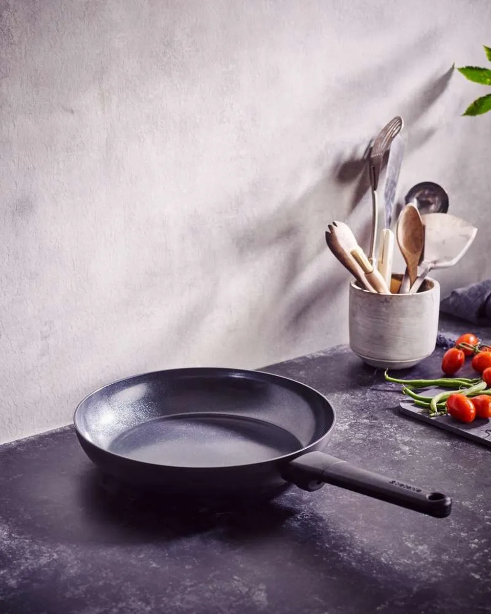 Brabantia VANTA Koekenpan 24cm - Keramisch Titanium - Zwart