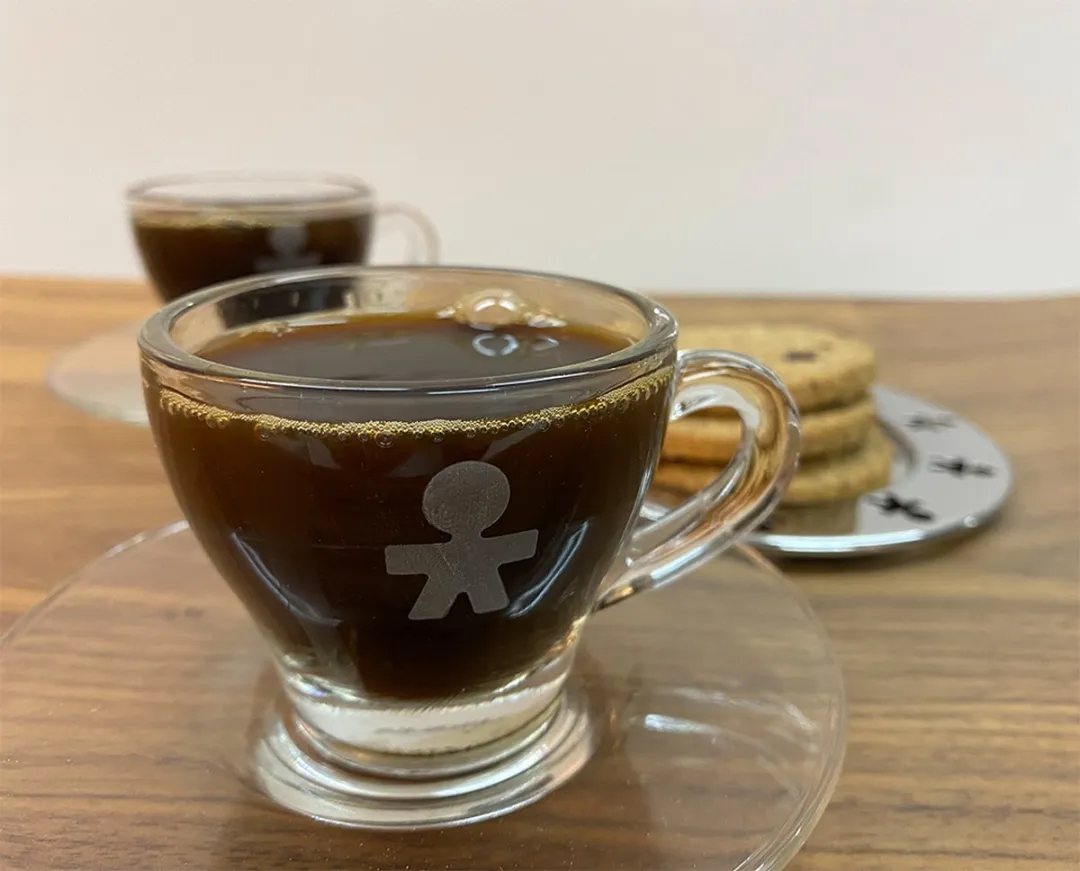 Alessi Girotondo Espressokopjes en schotels - 8 Stuks - Heldere kleur