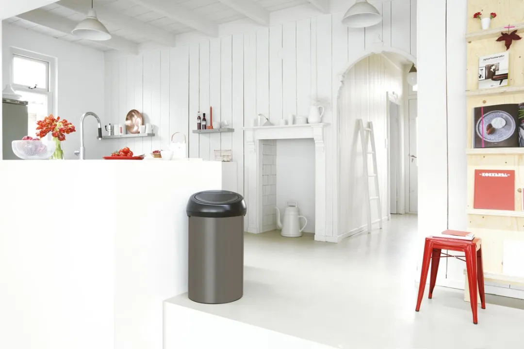 Brabantia Touch Bin Prullenbak 60L - 40cm - Platinum/Matt Black