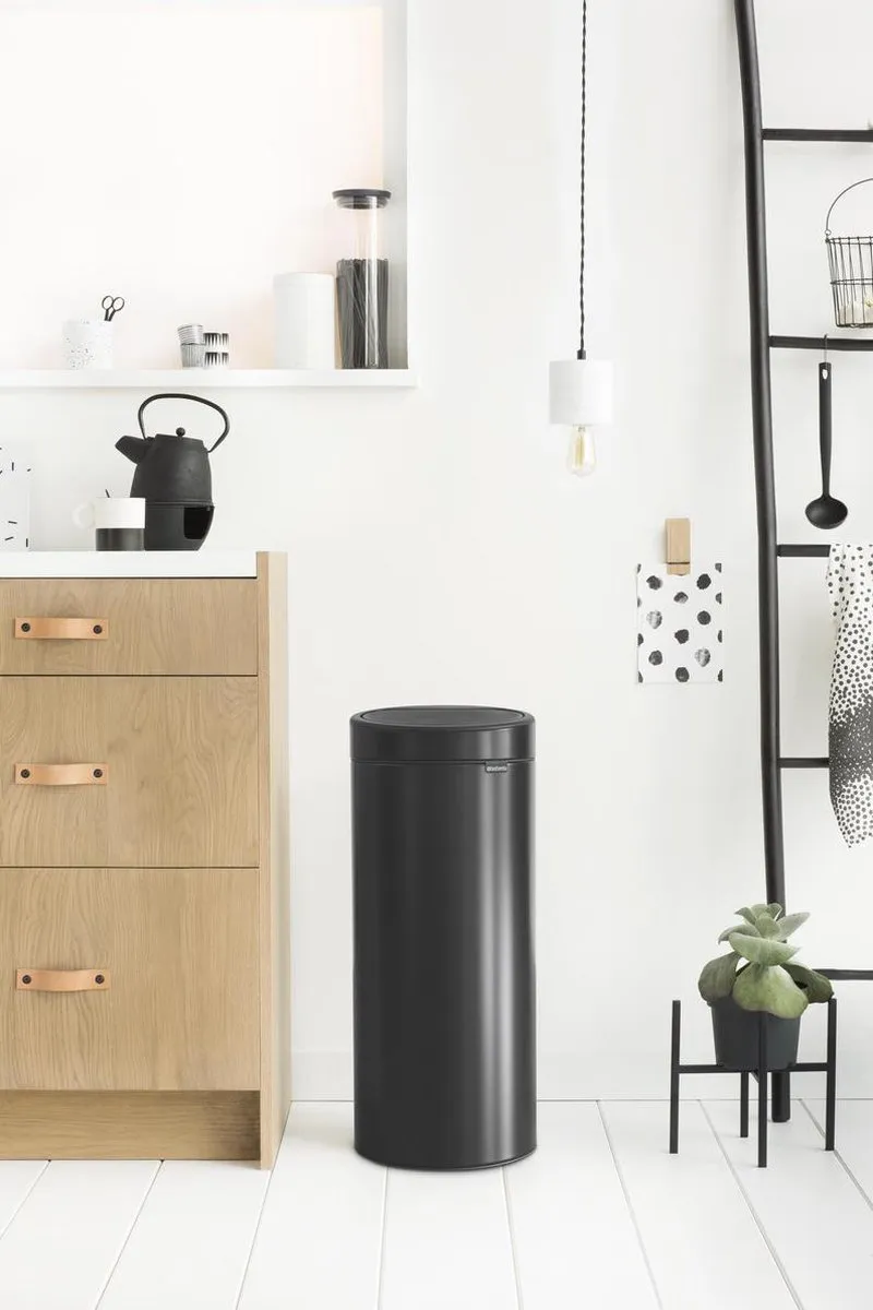 Brabantia Touch Bin Prullenbak 30L - Matt Black
