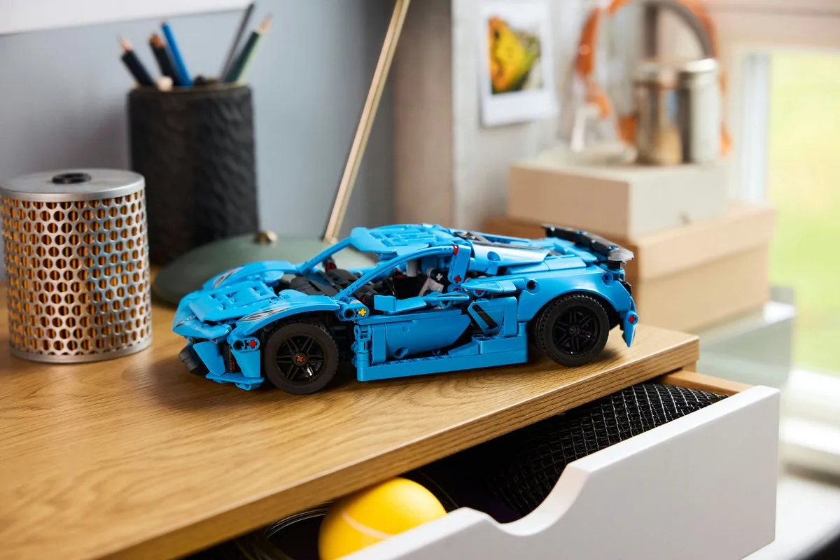 LEGO Technic Chevrolet Corvette Stingray 42217 - 732 Stukken