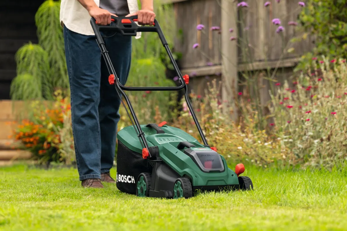 Bosch Rotak 18V-34 Grasmaaier - 35L Mulchplug