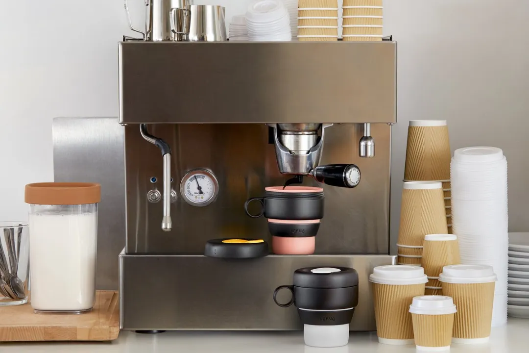 Lékué Koffiebeker To Go - 355 ml - Coral Pink