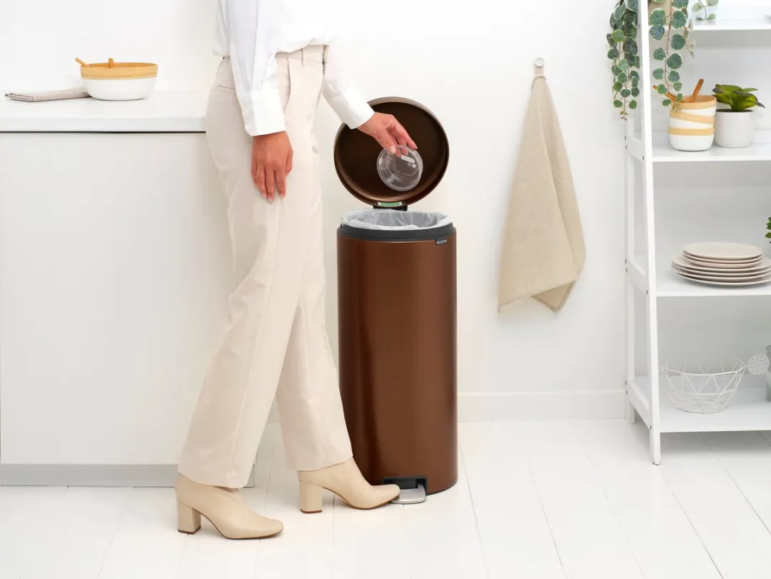 Brabantia NewIcon Prullenbak 30L - Warm Bronze - afbeelding 6 van 6