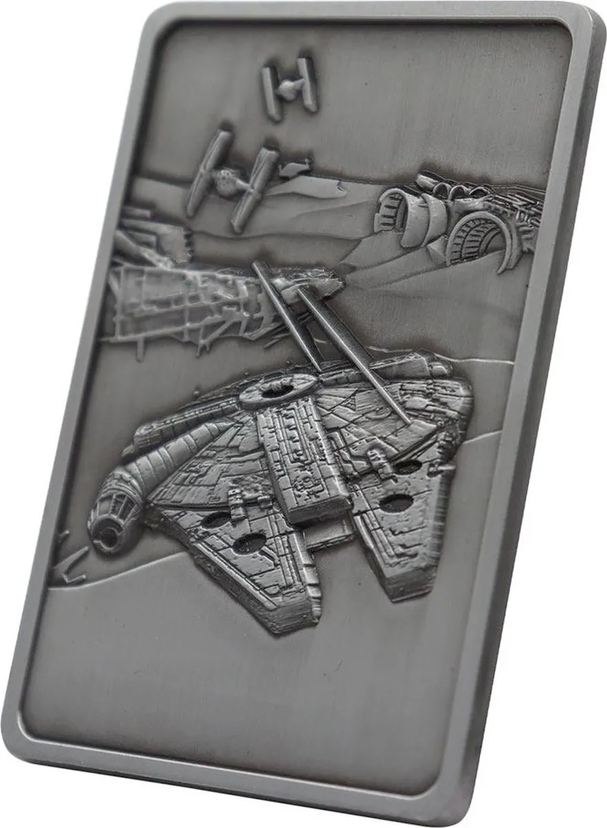 Disney Star Wars Millennium Falcon Iconic Scene Collection