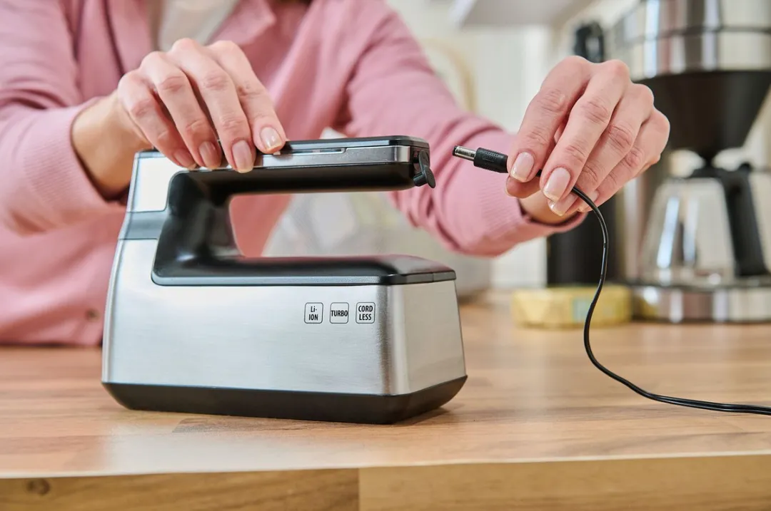 Severin HM 3843 Handmixer draadloos 100W - Zwart/RVS - afbeelding 4 van 6