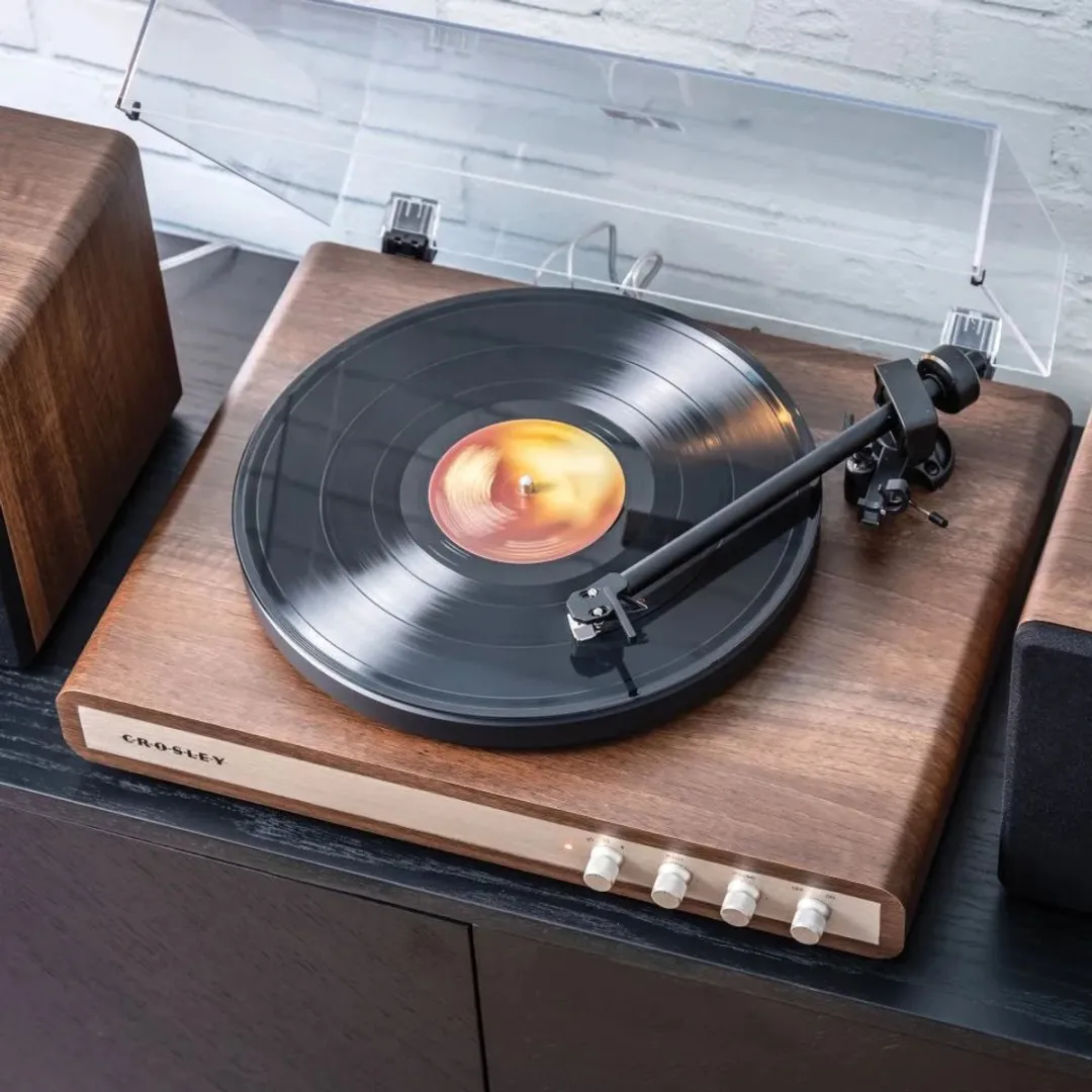 Crosley C65 Walnoot Platenspeler met speakers - C65A-WAGL4 - afbeelding 6 van 6