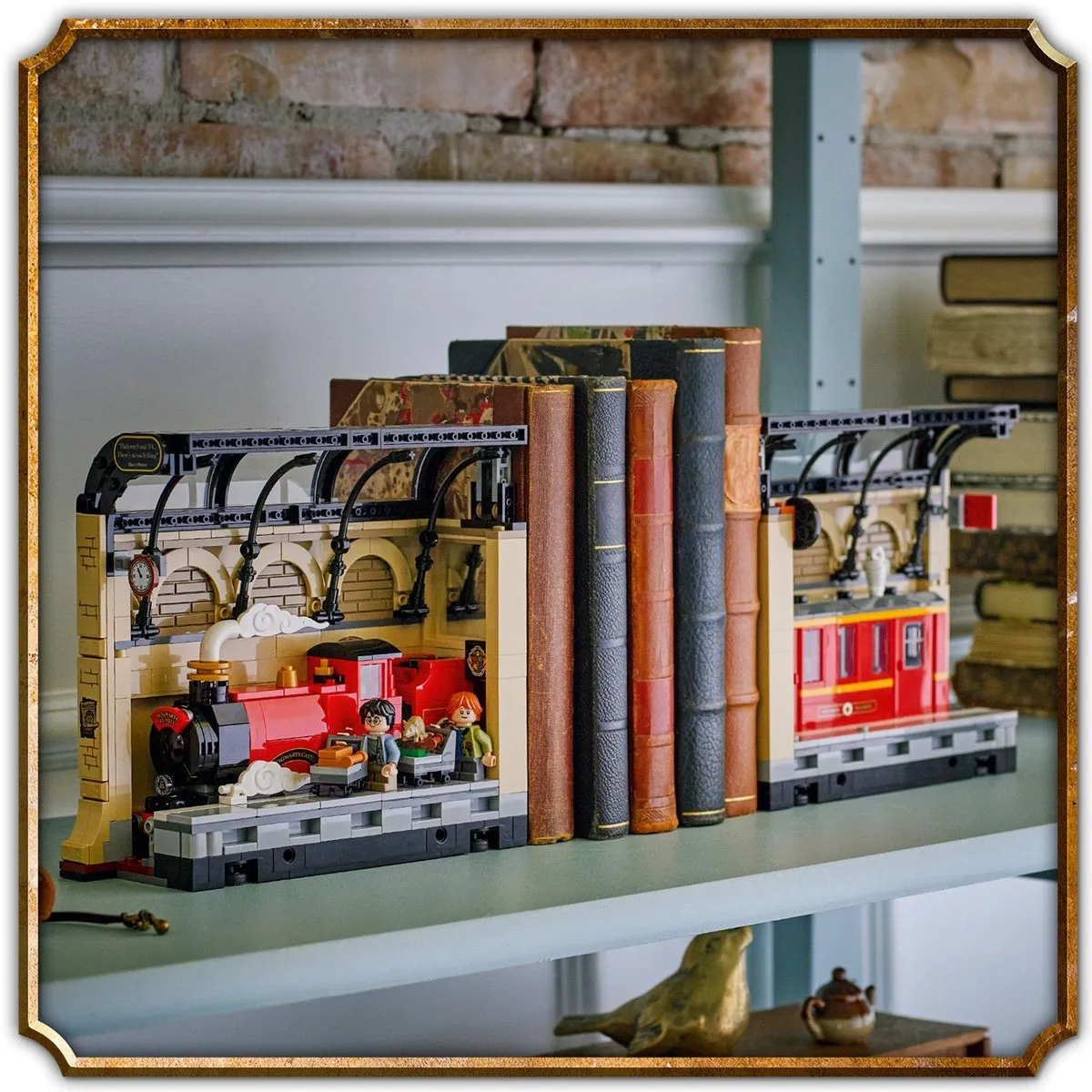 LEGO Harry Potter Zweinstein Express Boekensteun 76450 - 832 Stukken