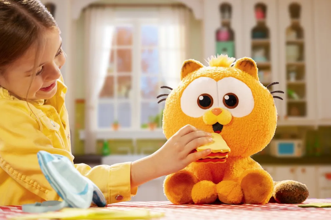 Goliath Animagic Garfield Baby Pluche - 27cm - Met geluiden