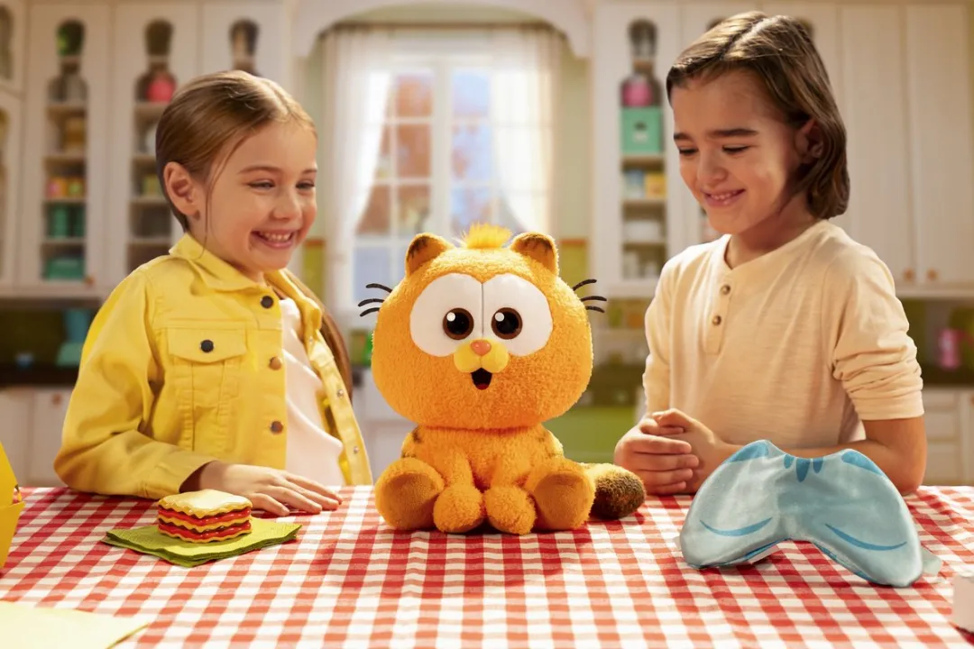 Goliath Animagic Garfield Baby Pluche - 27cm - Met geluiden
