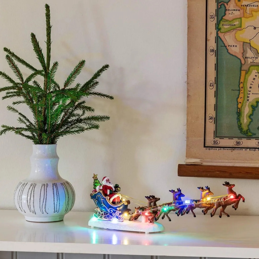Konstsmide Kerstman in Slee met Rendier LED Kerstscène 4205-000