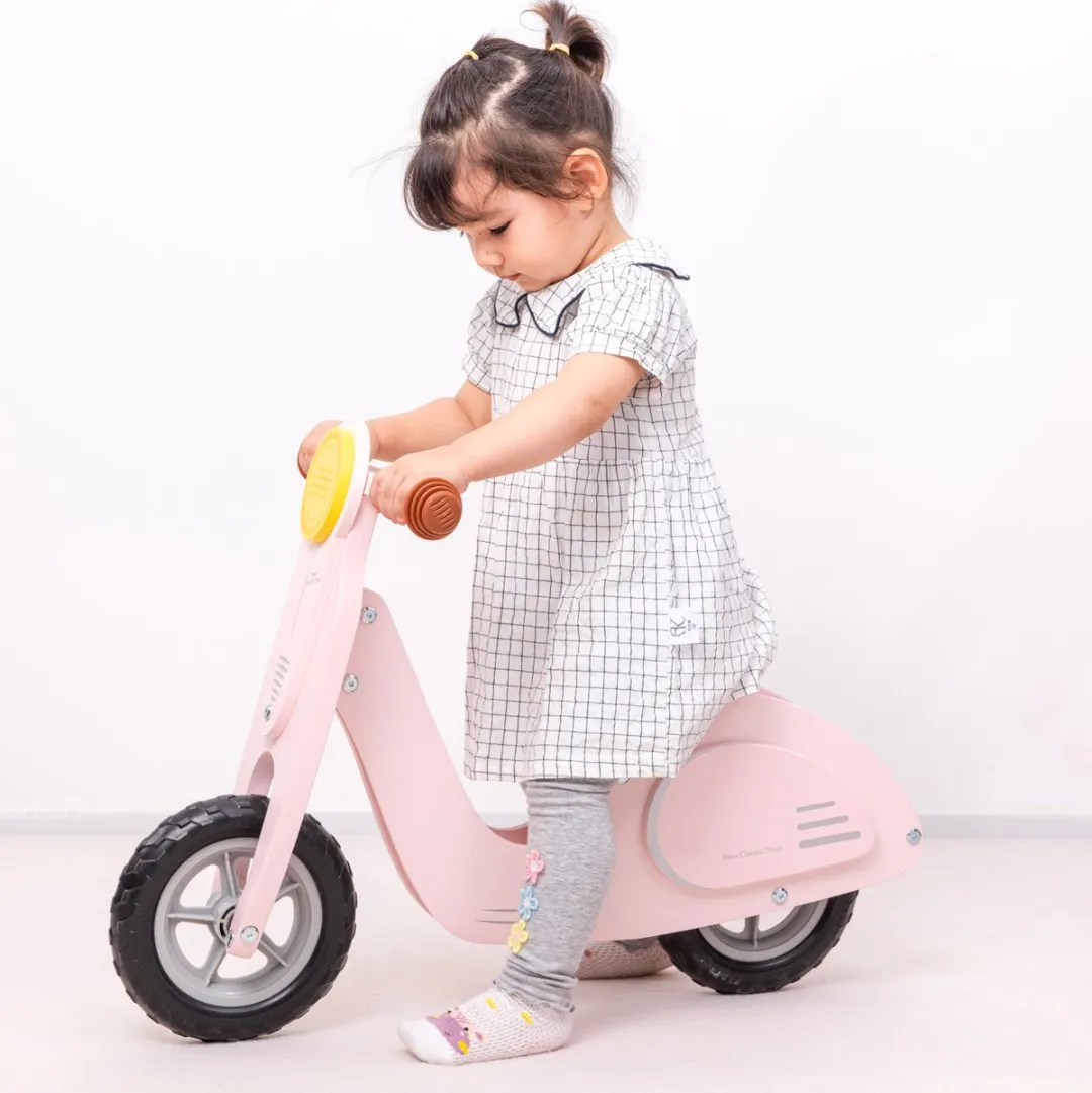 New Classic Toys® Houten Loopfiets - Scooter - Roze - Zithoogte 33 centimeter
