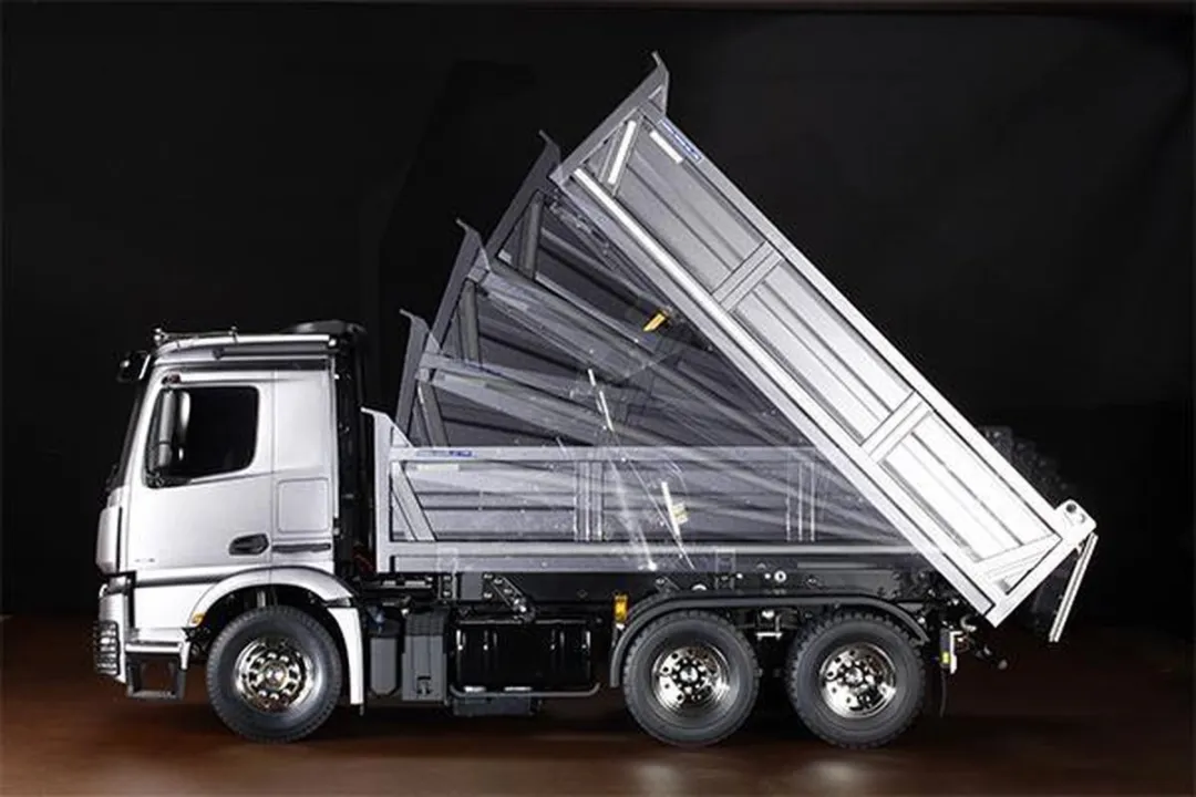 Tamiya Mercedes Benz Arocs 3348 Tipper Truck - Grijs