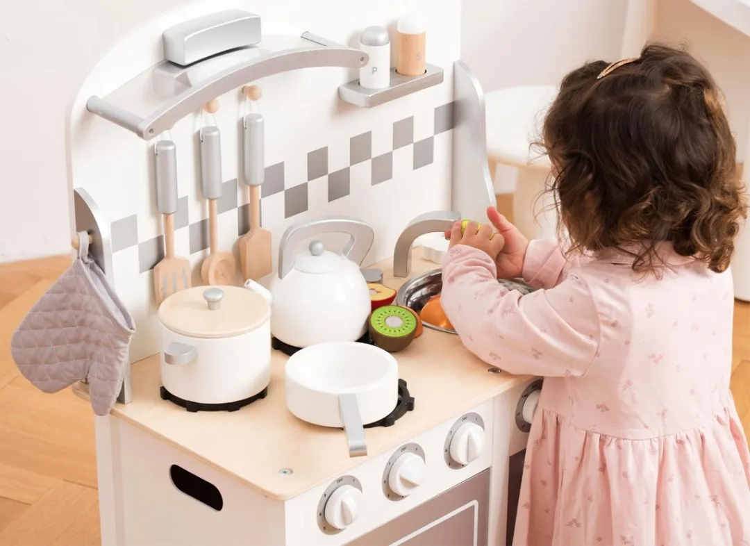 New Classic Toys Houten Speelkeuken DeLuxe Wit - 55cm
