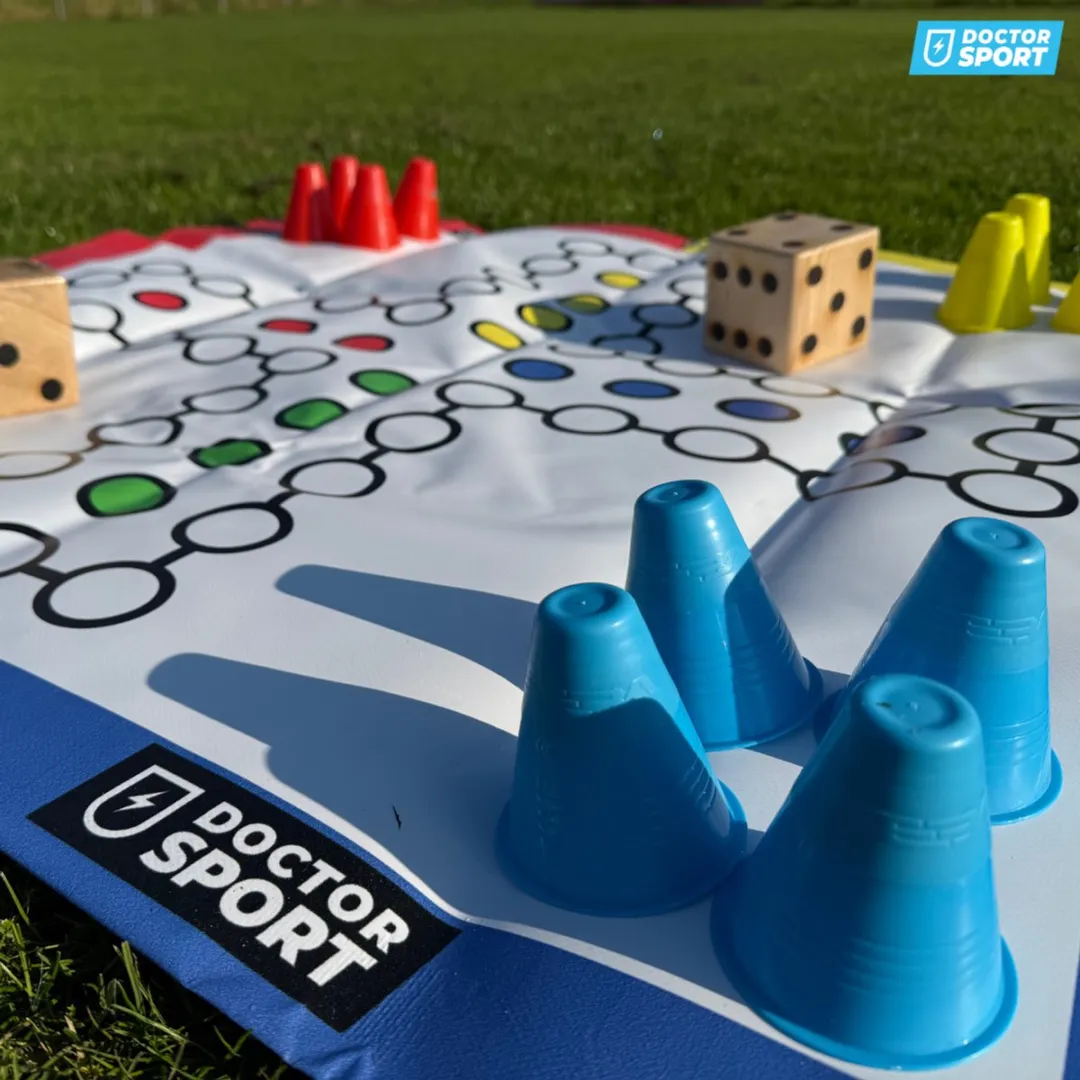 Ubergames LUDO XXL - 100x100cm PVC-Zeil - 4 Personen