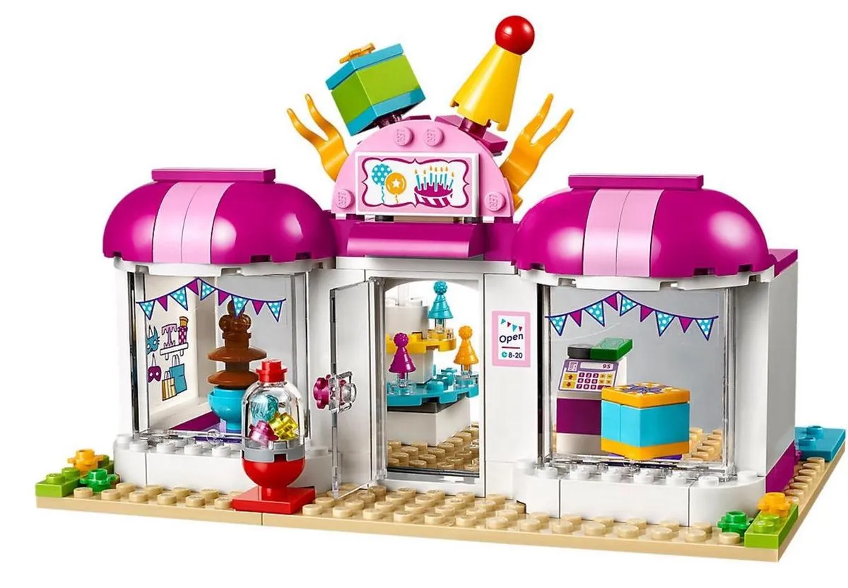 LEGO Friends Heartlake Feestwinkel 41132 - 176 Stukken - 2 Minifiguren
