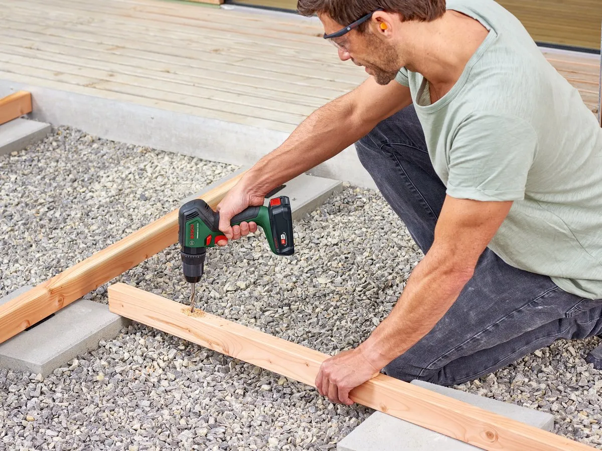 Bosch UniversalImpact 18V-60 - Accuklopboorschroevendraaier - Met 2x 18 V Li-Ion accu (2,0 Ah) en 1-uurslader