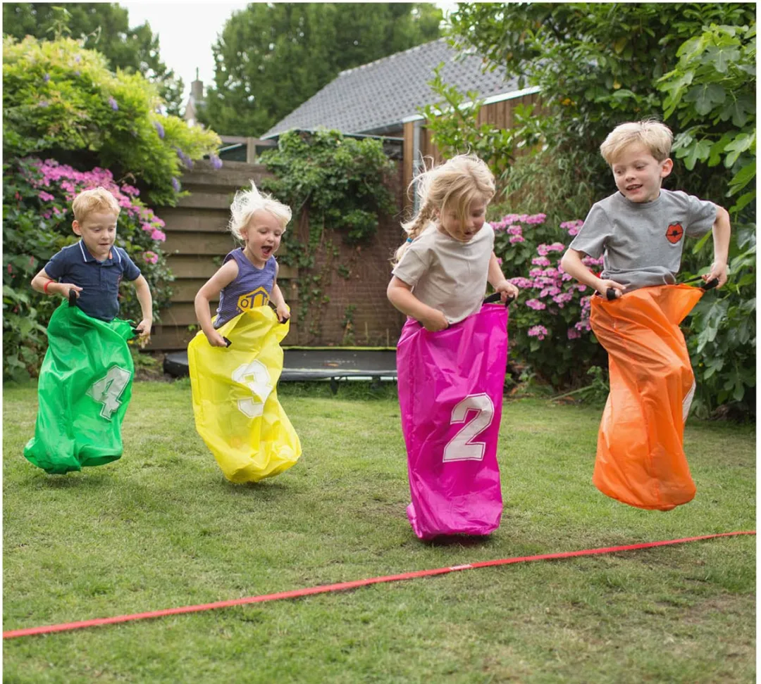 BS Toys Feestkit Spelset - 4 Spelers - 4+ - afbeelding 6 van 6