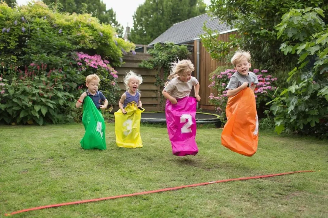 BS Toys Feestkit Spelset - 4 Spelers - 4+