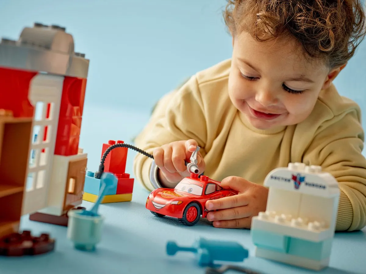 LEGO DUPLO Disney Pixar Cars McQueen Bezoek aan Docs Garage 10456 - 35 Stukken - Multicolor
