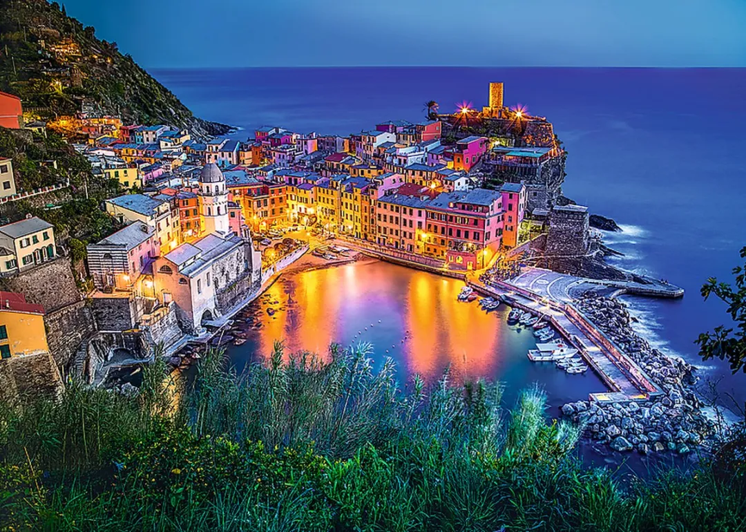 Trefl Puzzel 2000 Stuks Vernazza bij Schemering - Multicolor