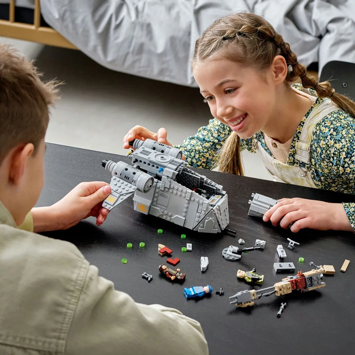 LEGO Star Wars 75338 Hinderlaag op Ferrix Bouwset - 679 Stukken