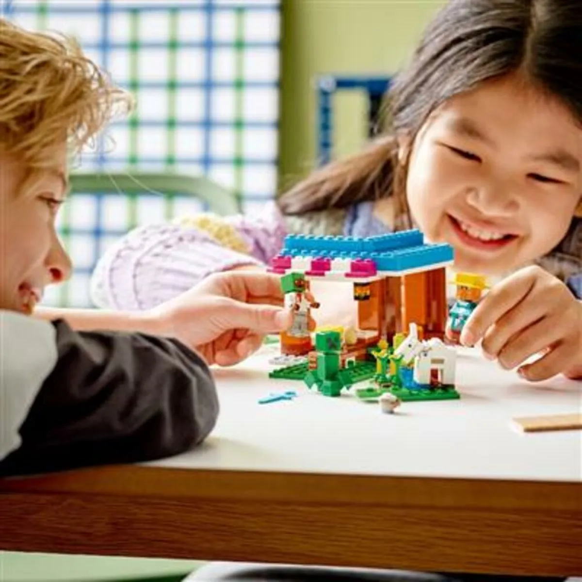 LEGO Minecraft De Bakkerij 21184
