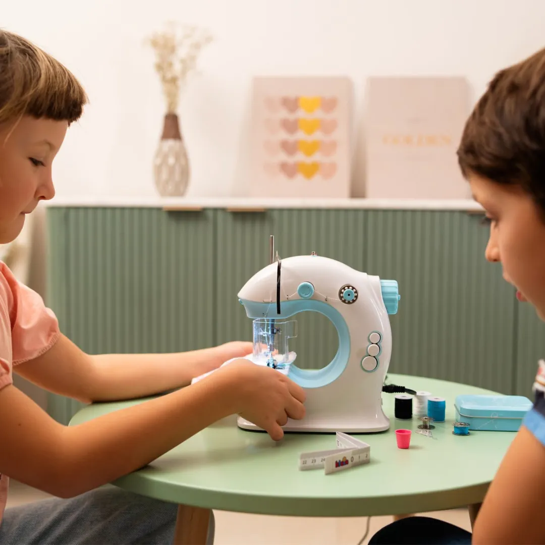 Klein Toys Naaimachine voor Kinderen 8+ - Wit & Blauw