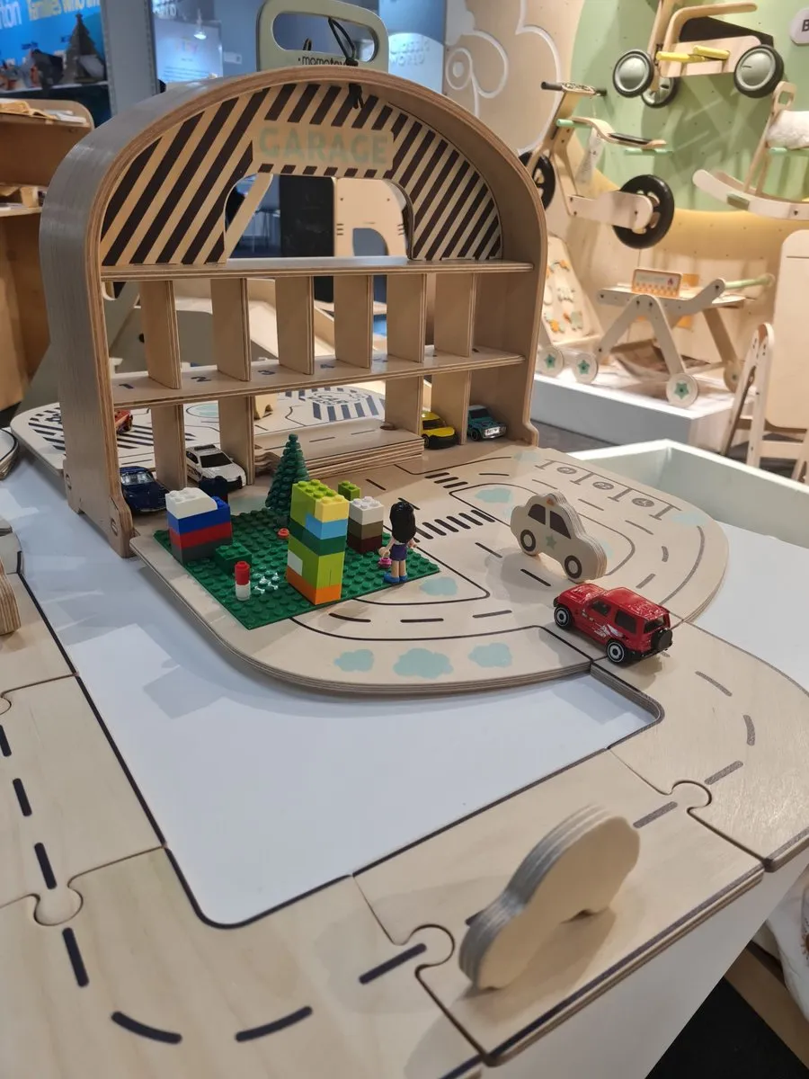 Mamatoyz Carpark Garage 20CP - Houten LEGO-set