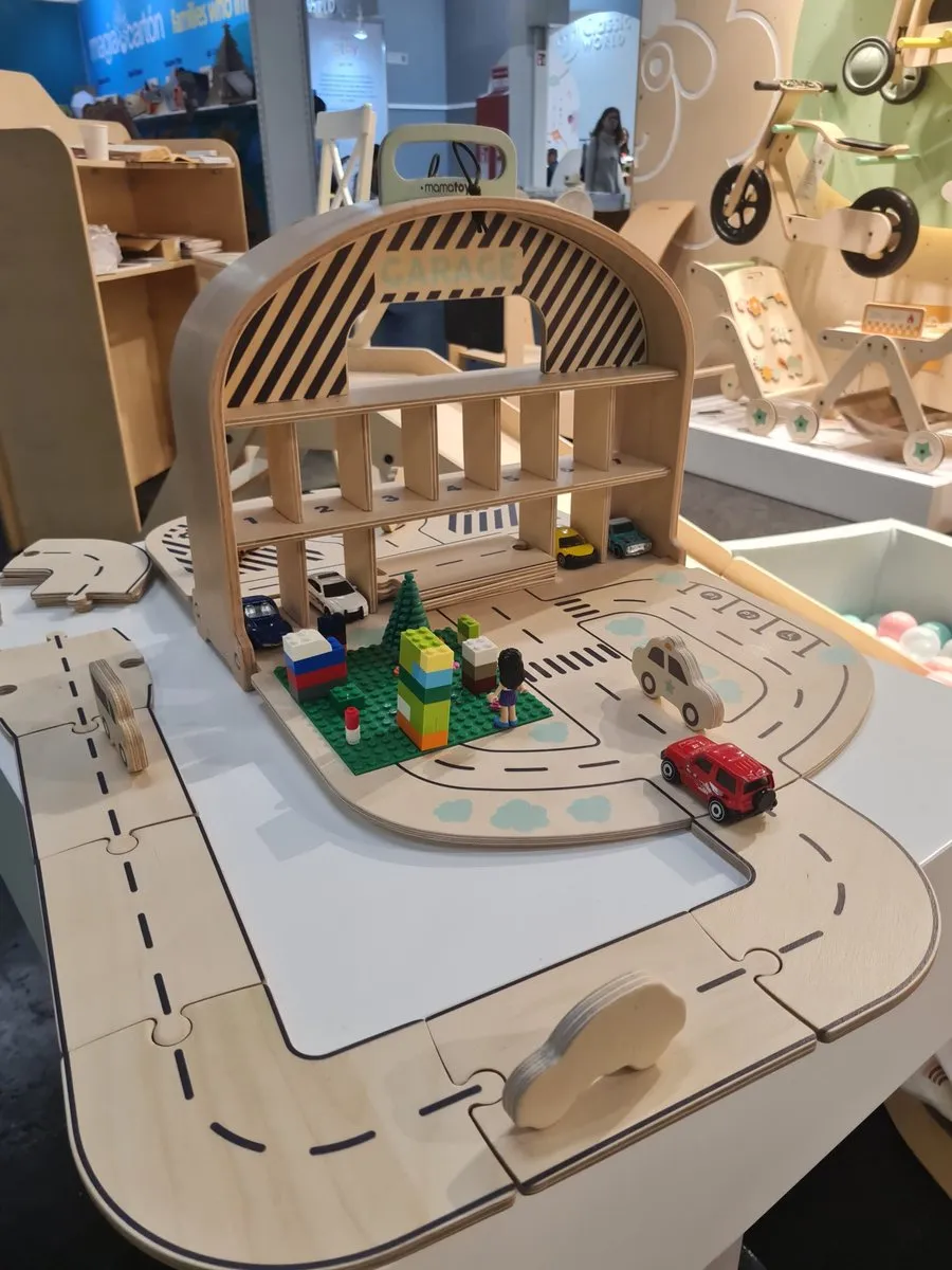 Mamatoyz Carpark Garage 20CP - Houten LEGO-set