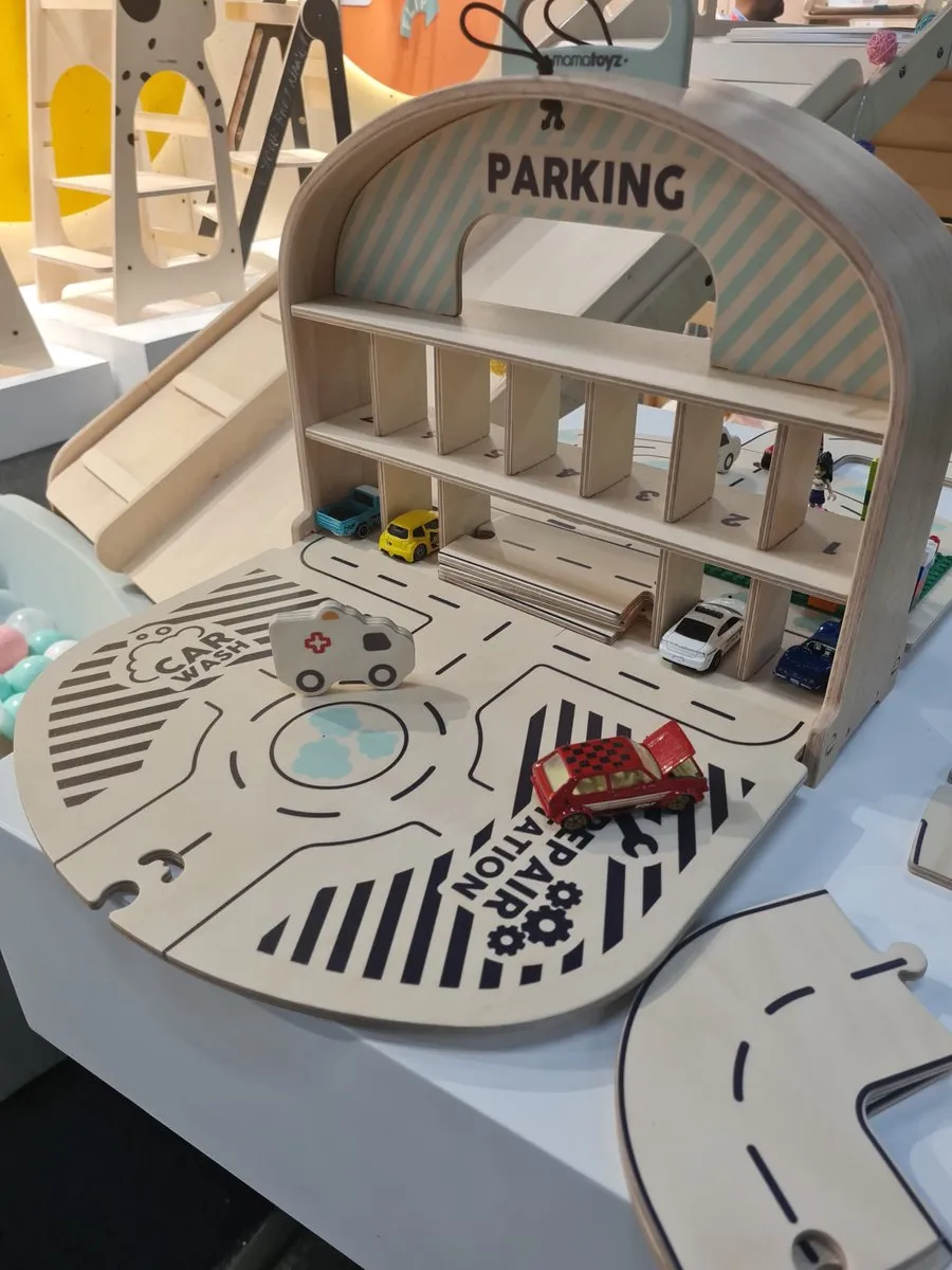 Mamatoyz Carpark Garage 20CP - Houten LEGO-set