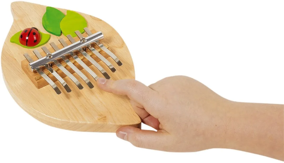 Goki Ladybird Thumb Piano - Bruin