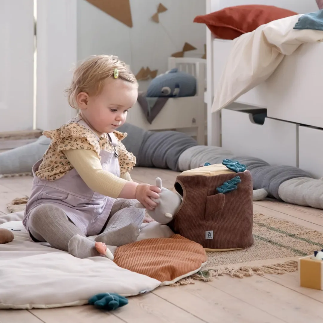 Sebra Activity Toy Hide & Seek Boomstam - Bruin/Beige/Groen