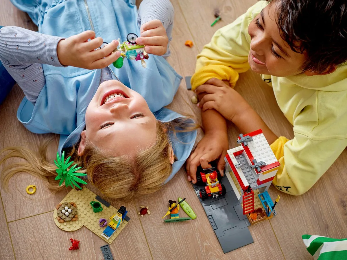 LEGO City Strandwachter Uitkijkpost 60328 - 211 Stukken - afbeelding 2 van 6