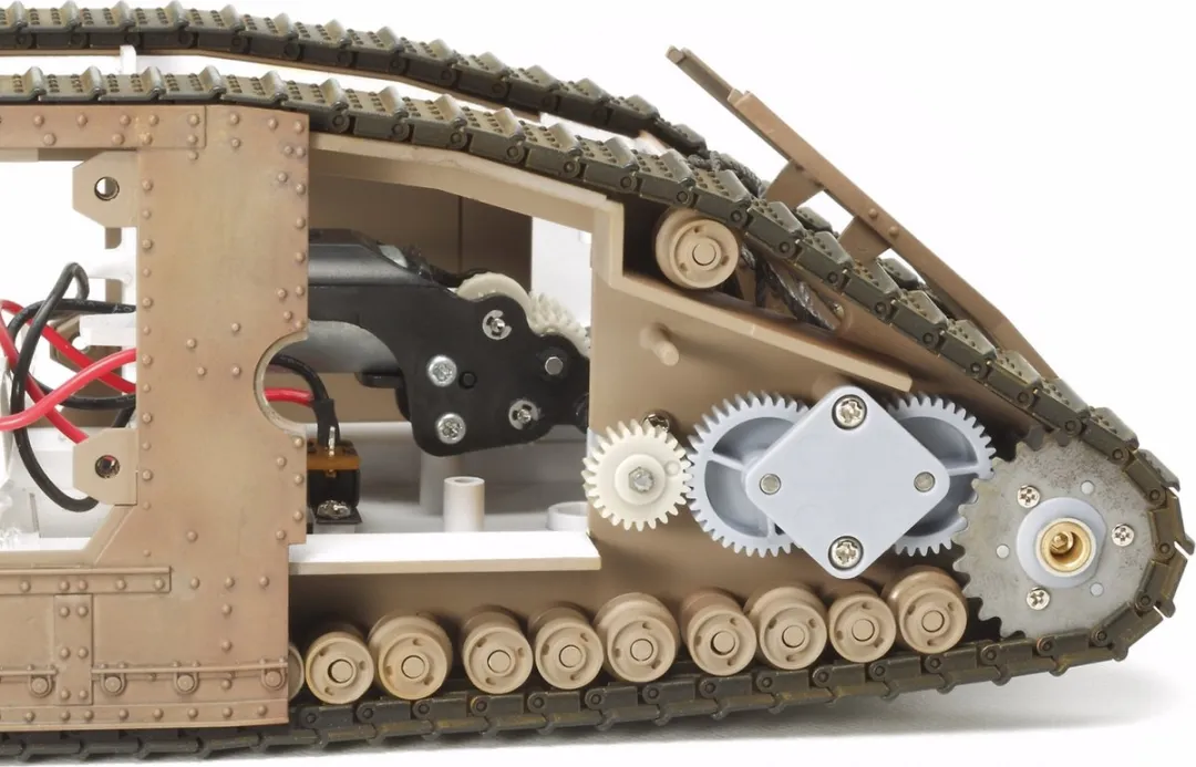 Tamiya WWI British Tank Mk. IV Male Modelbouwpakket 1:35 - 5 Figuren