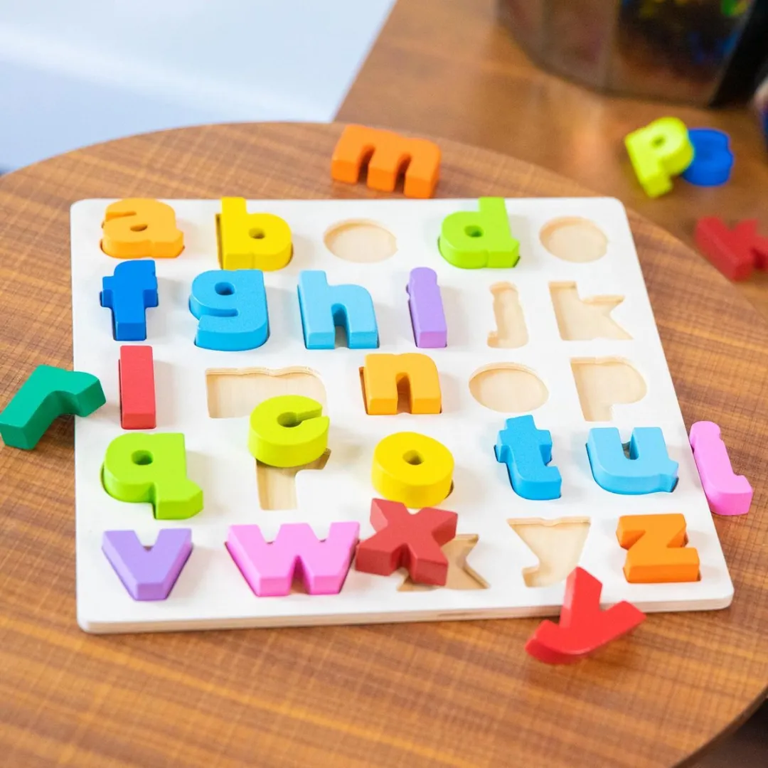 New Classic Toys Houten Alfabet Puzzel 26 Stuks - Regenboog