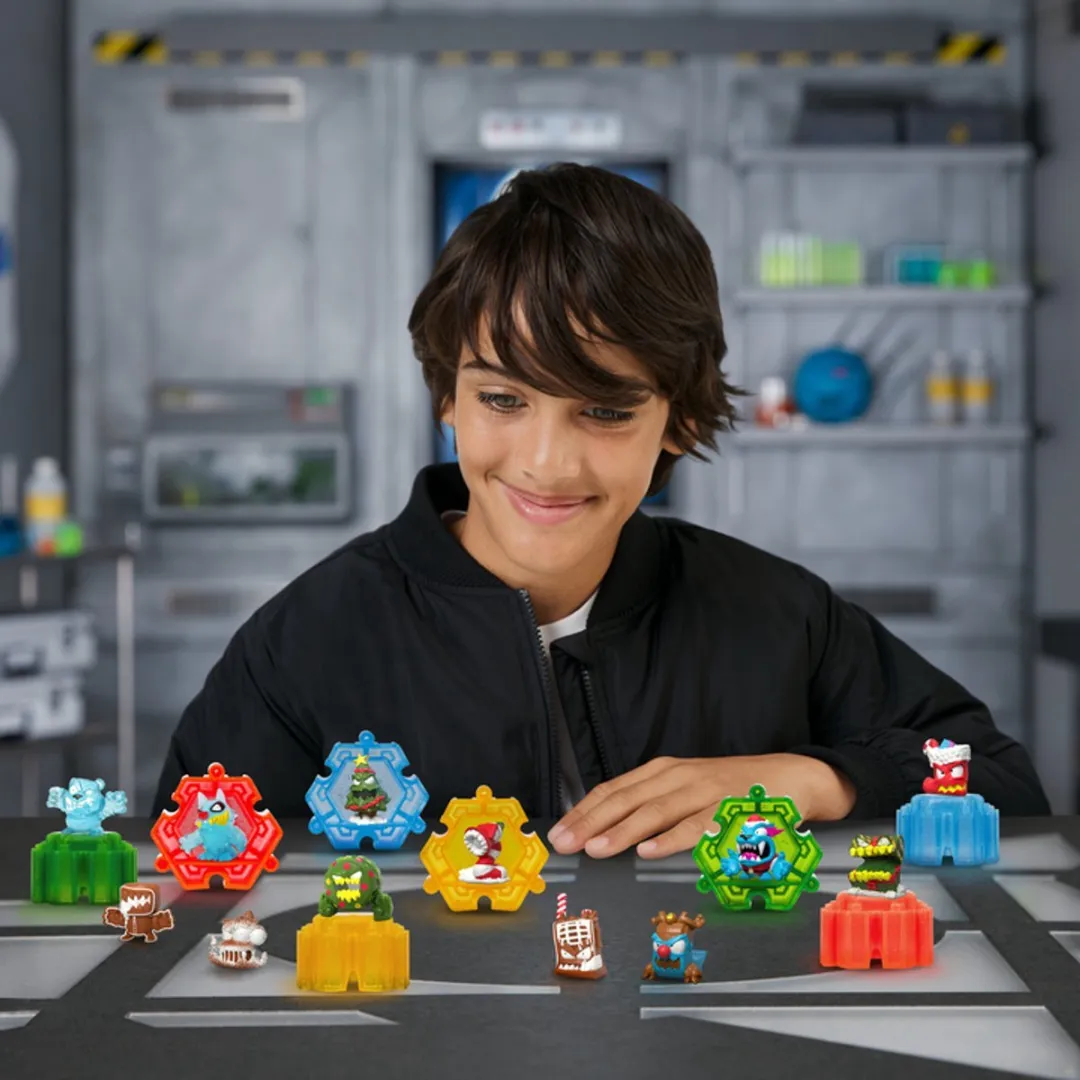 Moose Toys MrBeast Lab Swarms Hyper Fusion Adventskalender - Multicolor