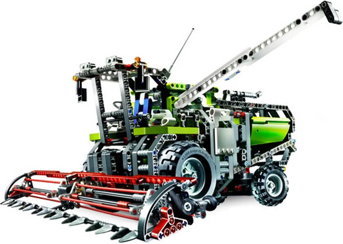 LEGO Combine Harvester 1025 Stukken - Multi