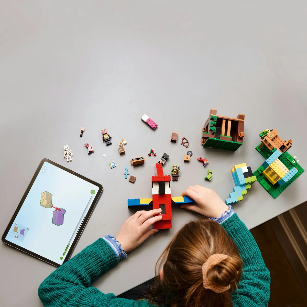 LEGO Minecraft De Papegaaienhuizen Bouwset 21282 - 535 Stukken