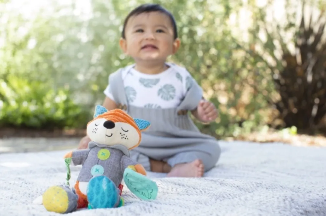 Infantino Soft Go-Gaga Playtime Pal Fox - Kinderwagen Speeltje Multicolor - afbeelding 3 van 5