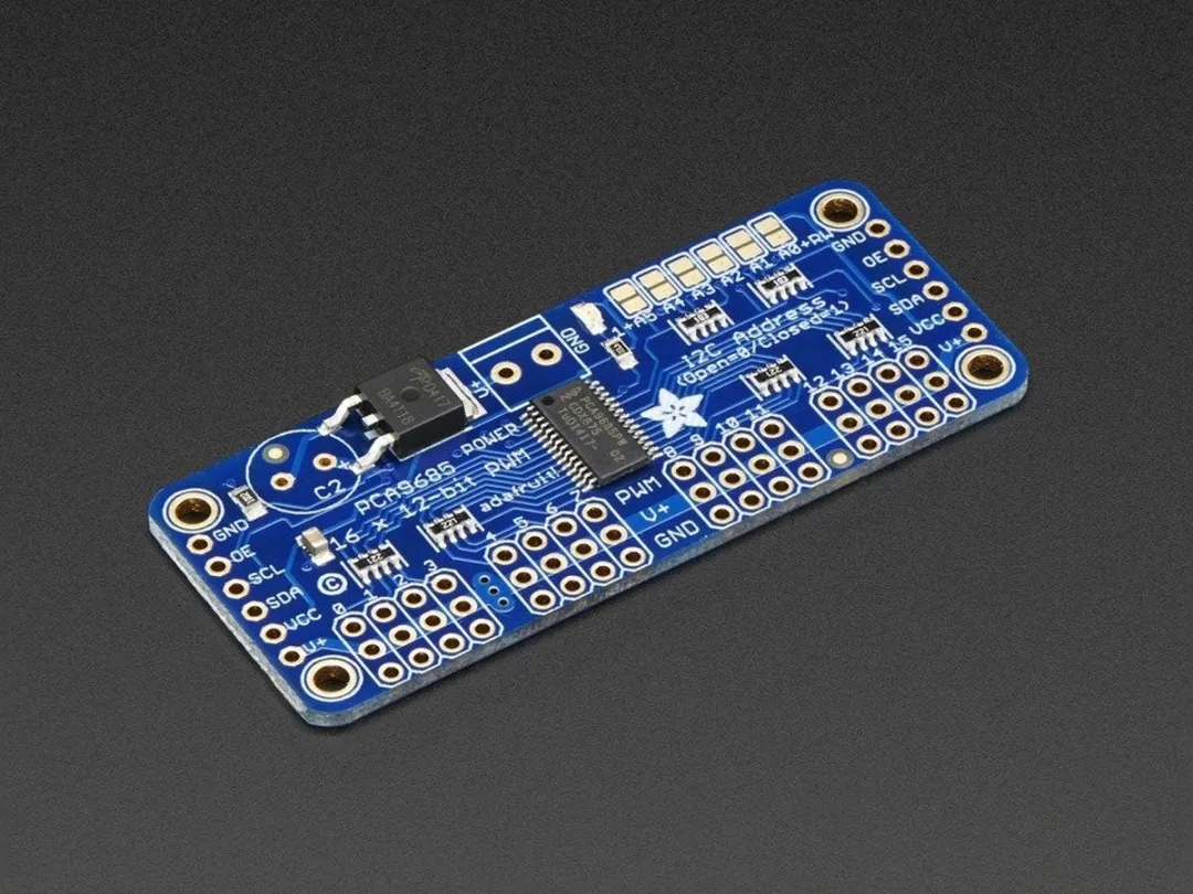 Adafruit PCA9685 16-Kanaals PWM/Servo Driver - I2C - Meerkleurig