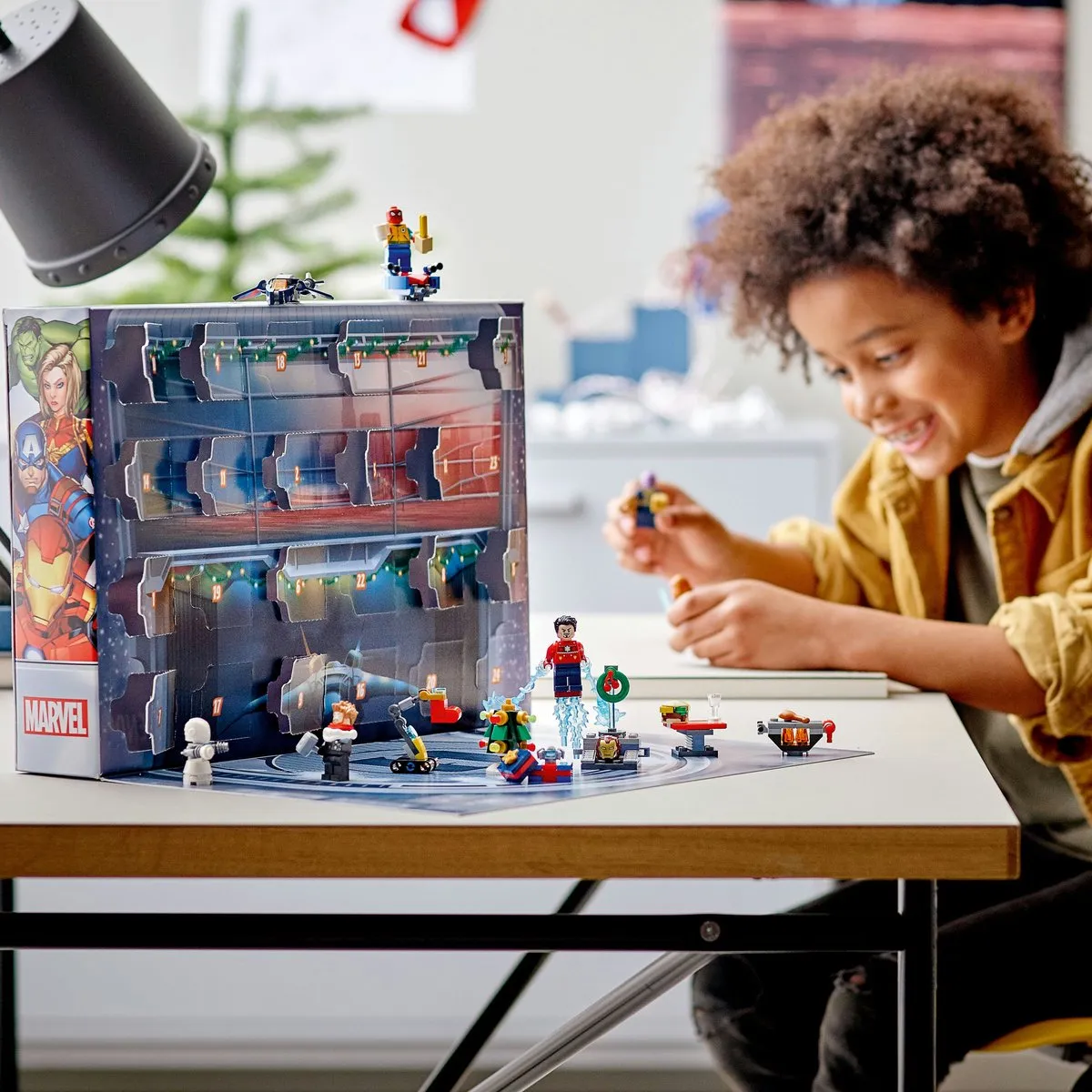 LEGO Marvel Avengers Adventkalender 2021 76196 - 298 Stukken