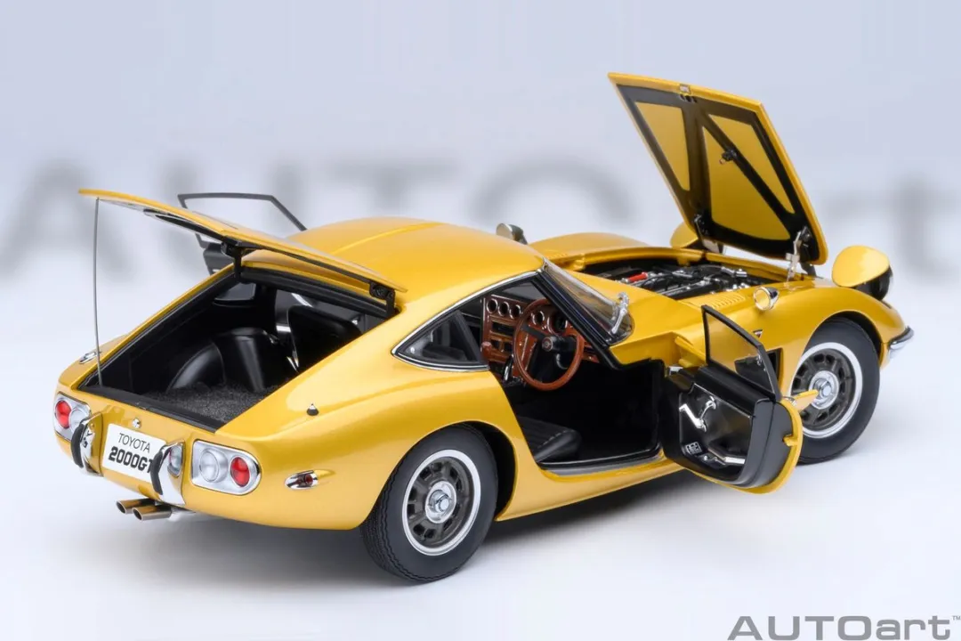 Toyota 2000GT AUTOart 1/18 - 1967 Gold - afbeelding 6 van 6